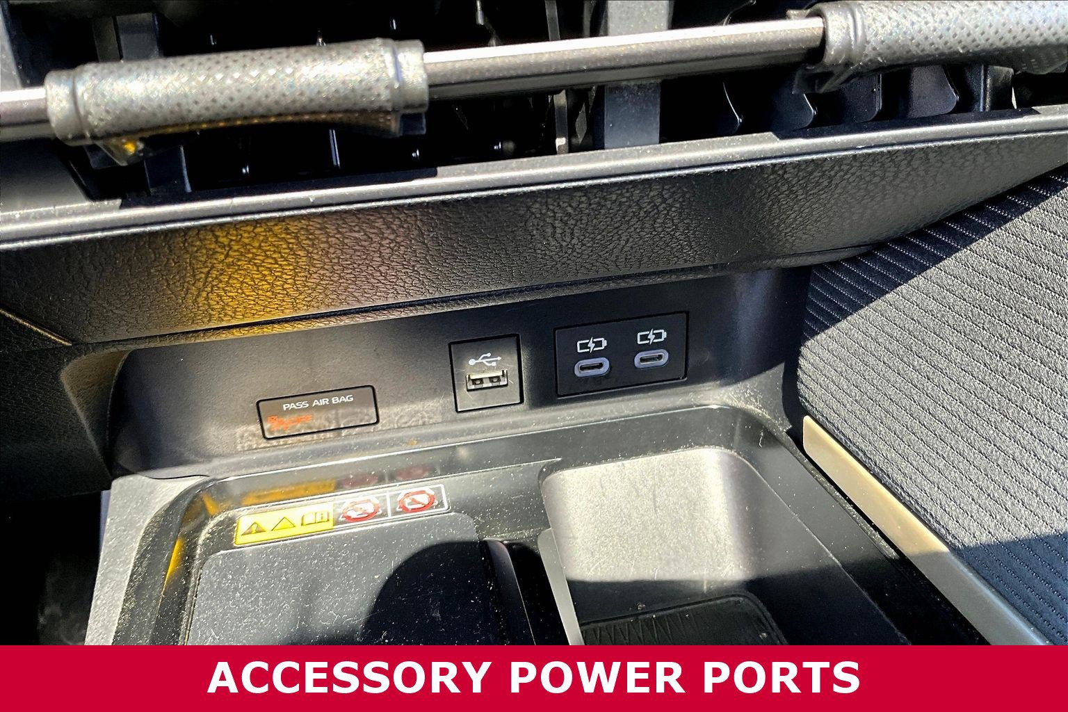 Used 2025 Toyota Camry SE w/ Convenience Package AWD/4WD image 16
