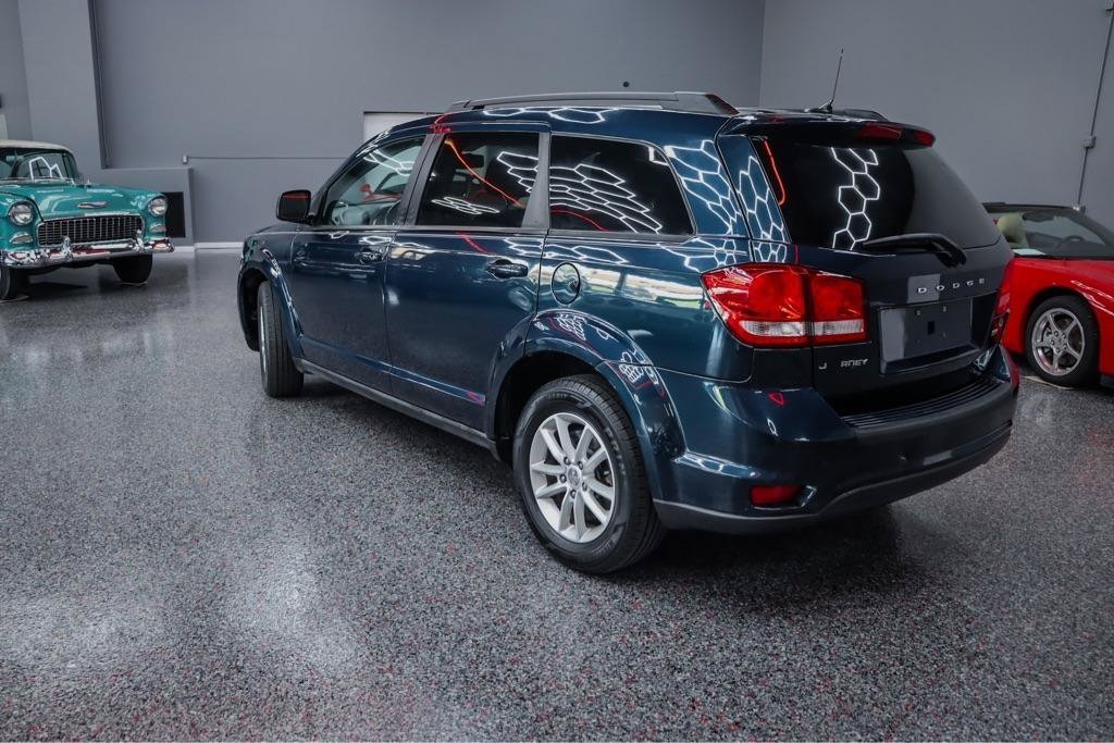 Used 2013 Dodge Journey SXT w/ Flexible Seating Group FWD image 4