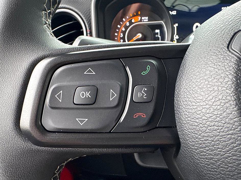 Used 2025 Jeep Wrangler Unlimited Rubicon image 15