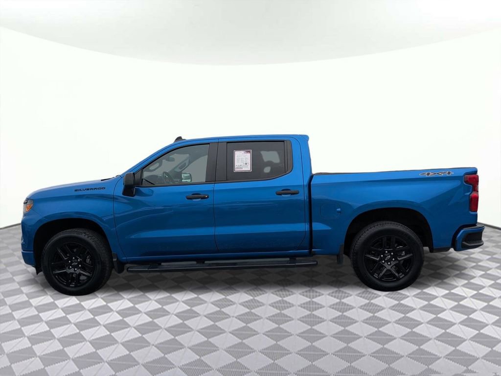 Used 2024 Chevrolet Silverado 1500 Custom w/ Dark Appearance Package AWD/4WD image 6
