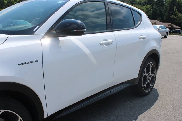 Used 2025 Alfa Romeo Tonale w/ Premium Package AWD/4WD image 45