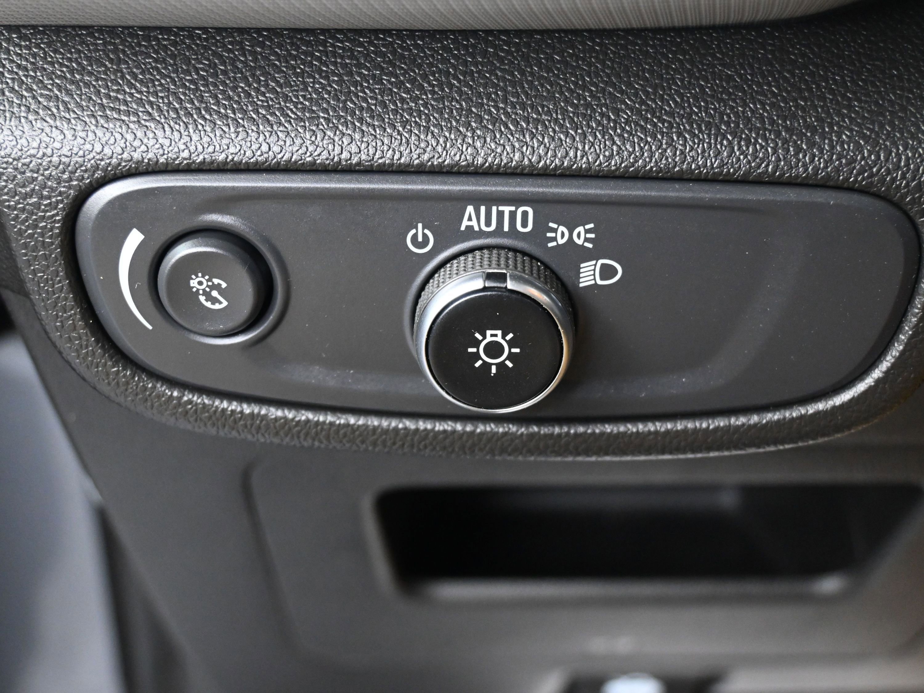 Used 2021 Chevrolet TrailBlazer LS FWD image 31