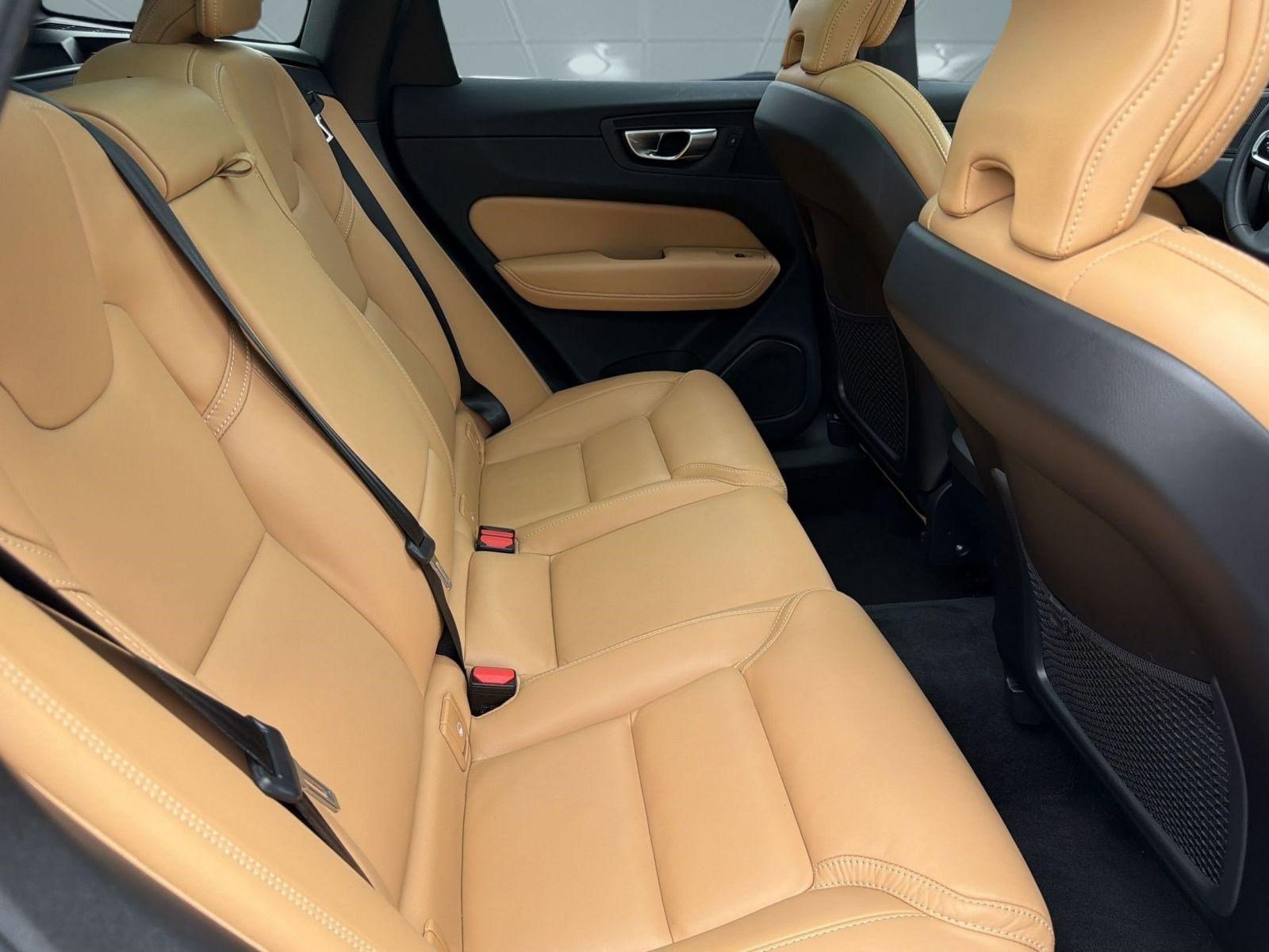 Certified 2024 Volvo XC60 B5 Ultimate w/ Protection Package Premier AWD/4WD image 29