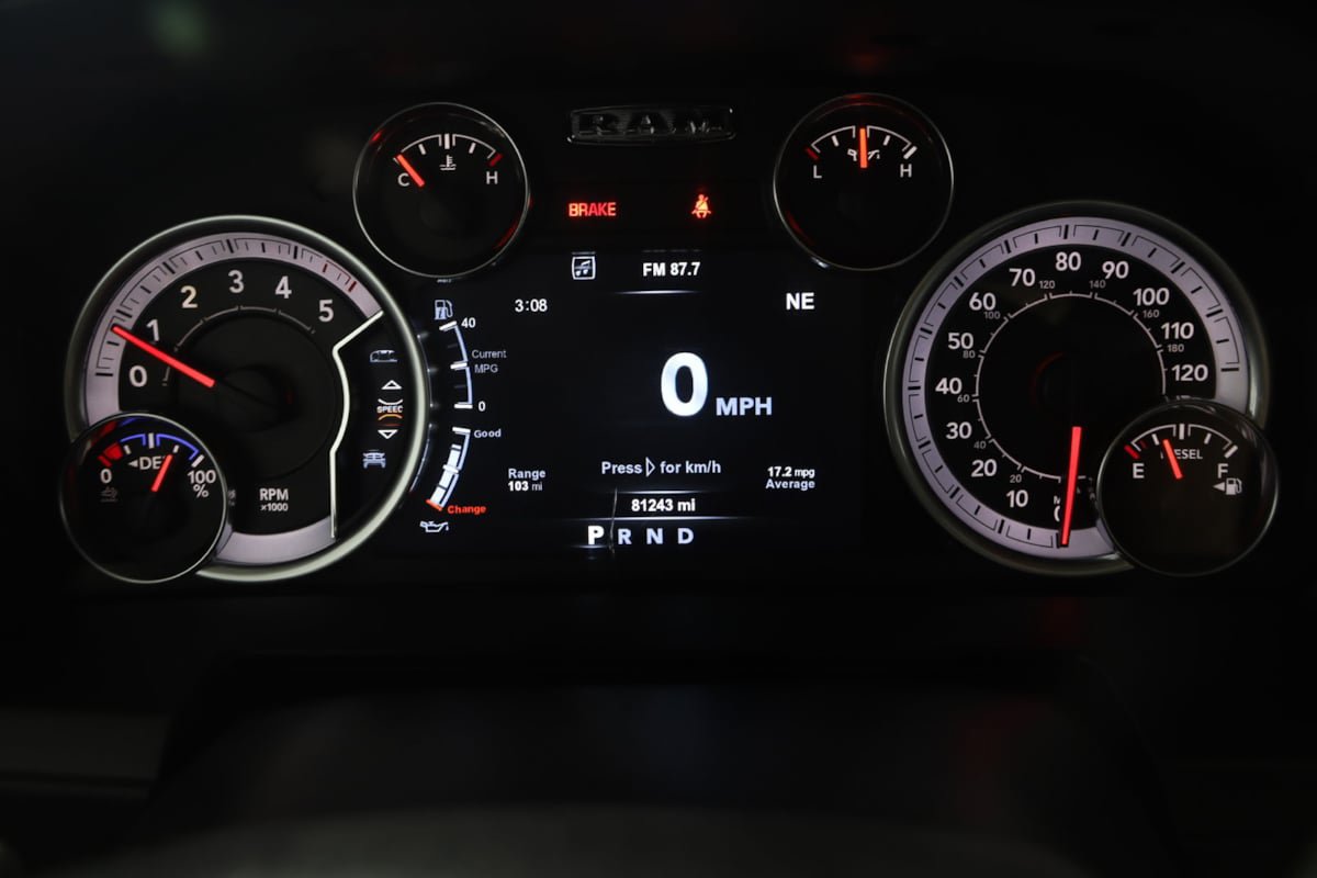 Used 2018 RAM 1500 Laramie w/ Convenience Group AWD/4WD image 16