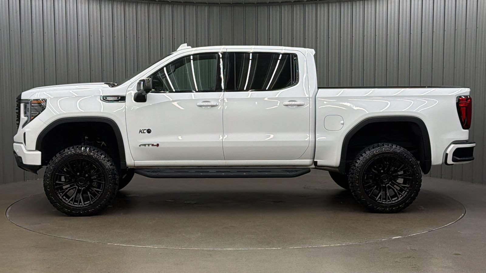 Used 2026 GMC Sierra 1500 AT4 w/ AT4 Premium Package AWD/4WD image 2
