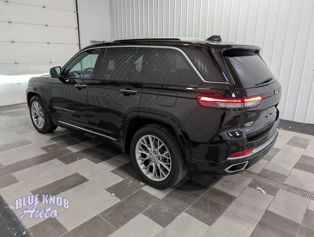 Used 2022 Jeep Grand Cherokee Summit AWD/4WD image 2