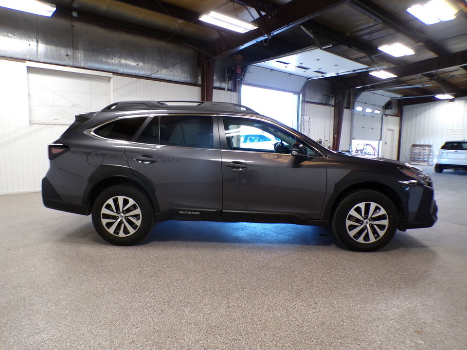 Used 2024 Subaru Outback Premium image 6