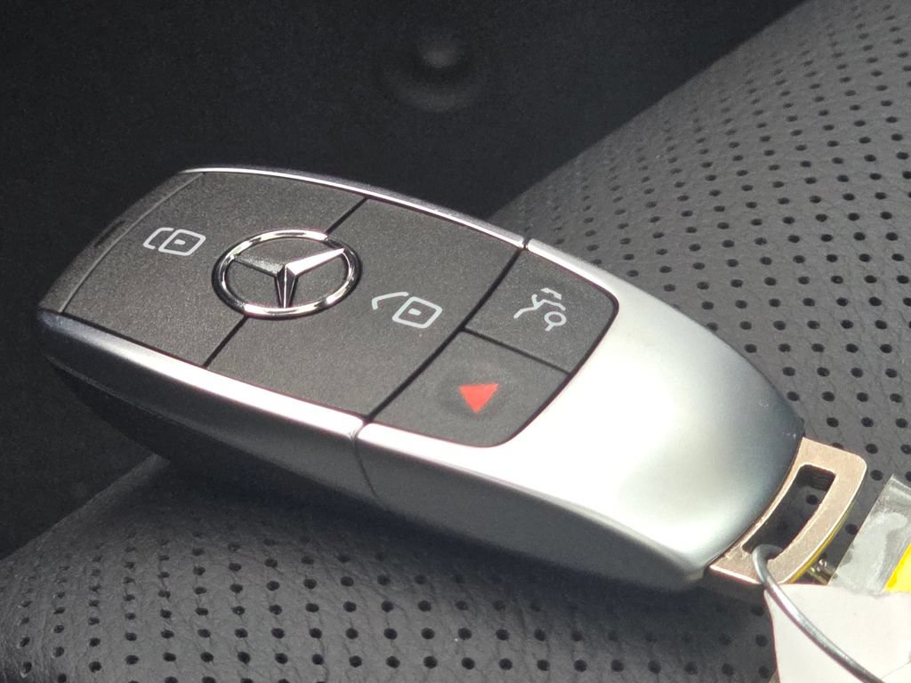 New 2026 Mercedes-Benz GLS 450 4MATIC image 40