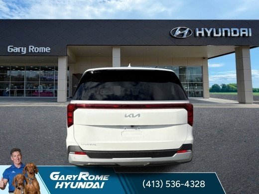 Used 2025 Kia Carnival FWD image 7
