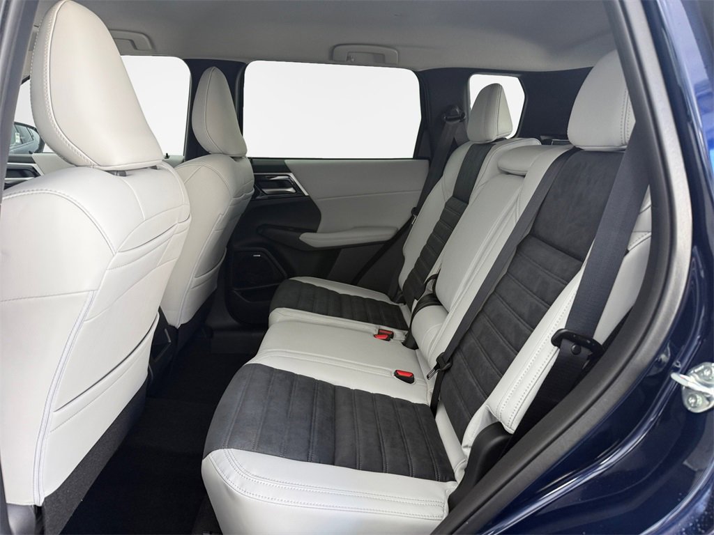 New 2026 Mitsubishi Outlander SE image 23