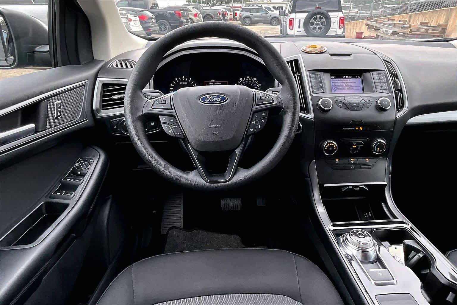 Used 2019 Ford Edge SE FWD image 6