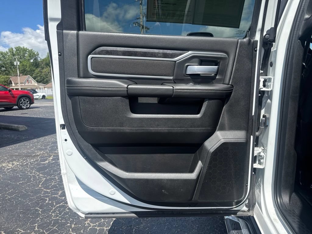 Used 2024 RAM 3500 Big Horn AWD/4WD image 17