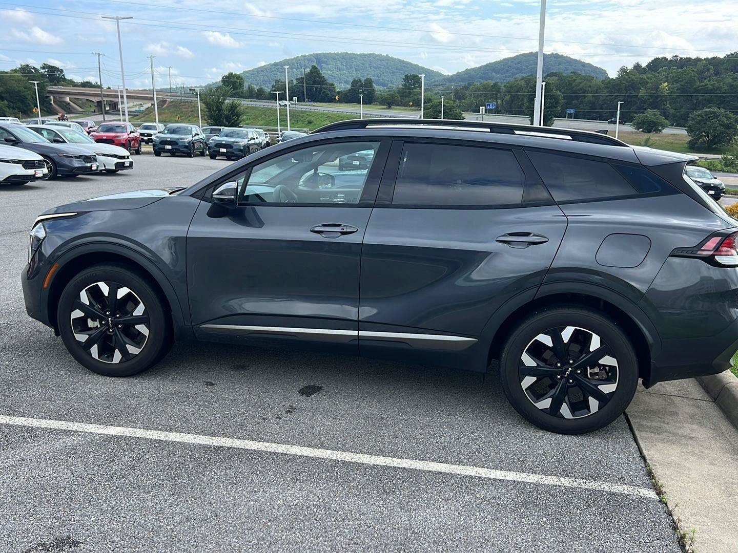 Used 2023 Kia Sportage X-Line w/ X-Line Premium Package AWD/4WD image 2