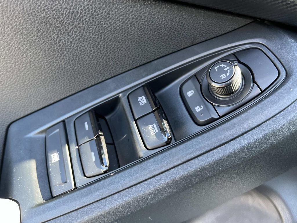 Used 2025 Subaru Crosstrek 2.0i Premium image 25