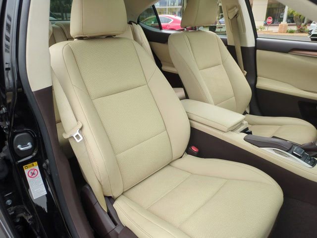 Used 2016 Lexus ES 300h w/ Navigation System Package FWD image 30