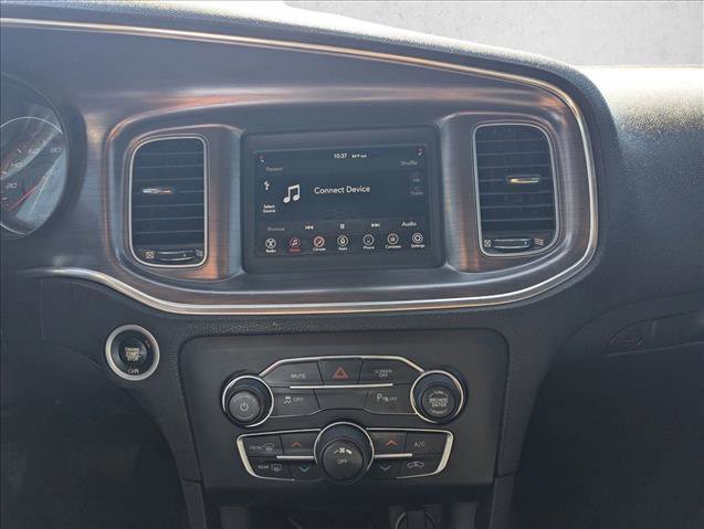 Used 2018 Dodge Charger SXT image 12