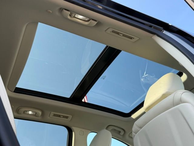 Used 2022 Cadillac XT6 Premium Luxury w/ Technology Package image 6