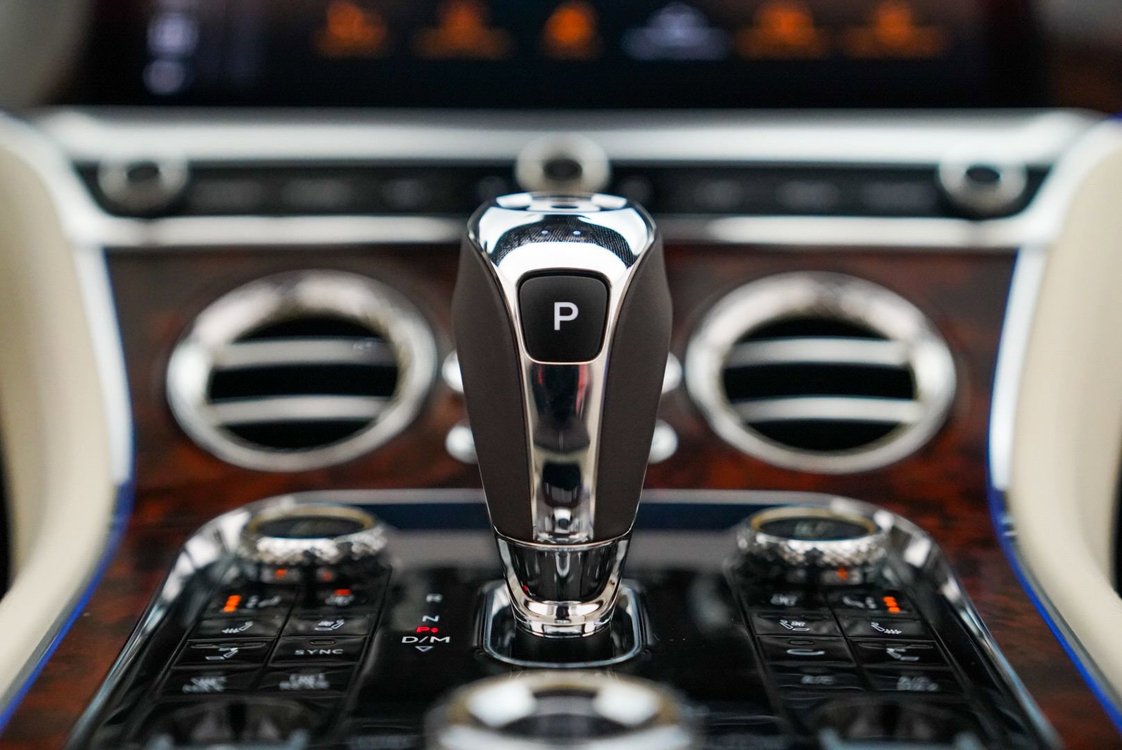 Used 2023 Bentley Continental GT Azure image 36
