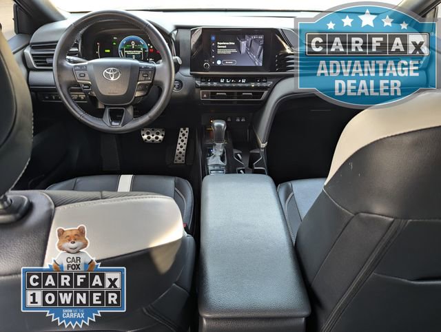 Used 2025 Toyota Camry SE w/ Convenience Package image 17