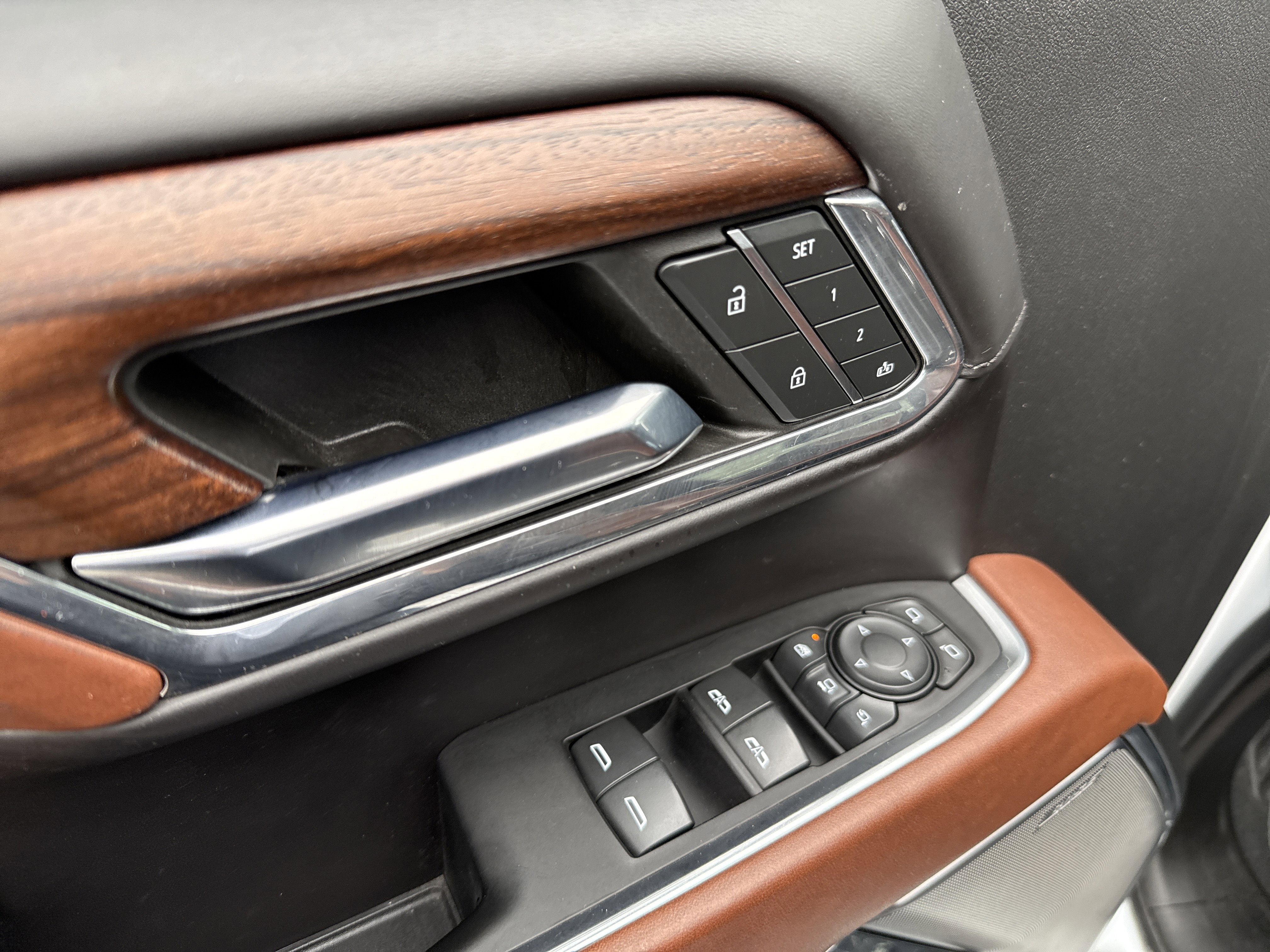 Used 2024 GMC Sierra 2500 Denali Ultimate image 14