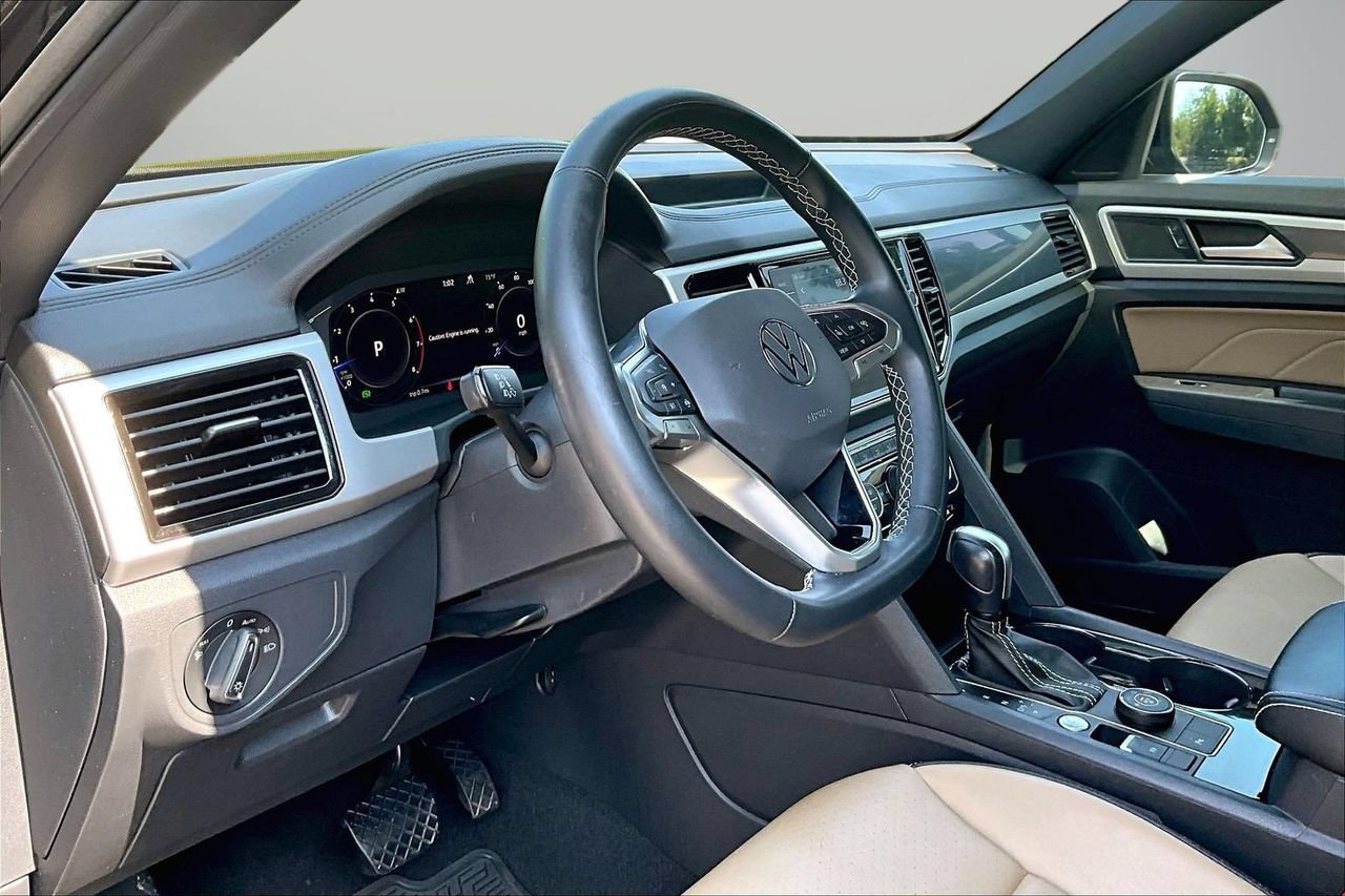 Used 2022 Volkswagen Atlas Cross Sport SE w/ Panoramic Sunroof Package AWD/4WD image 19