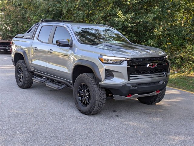 New 2025 Chevrolet Colorado ZR2 w/ Midnight Edition image 2