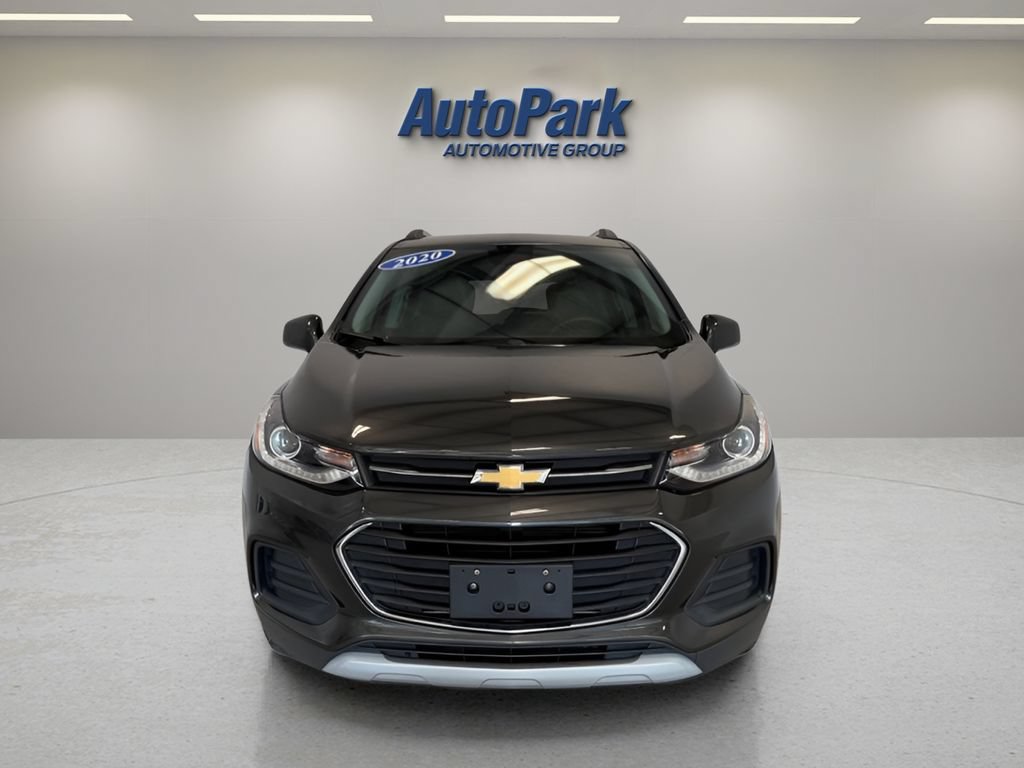 Used 2020 Chevrolet Trax LT w/ Driver Confidence Package AWD/4WD image 2