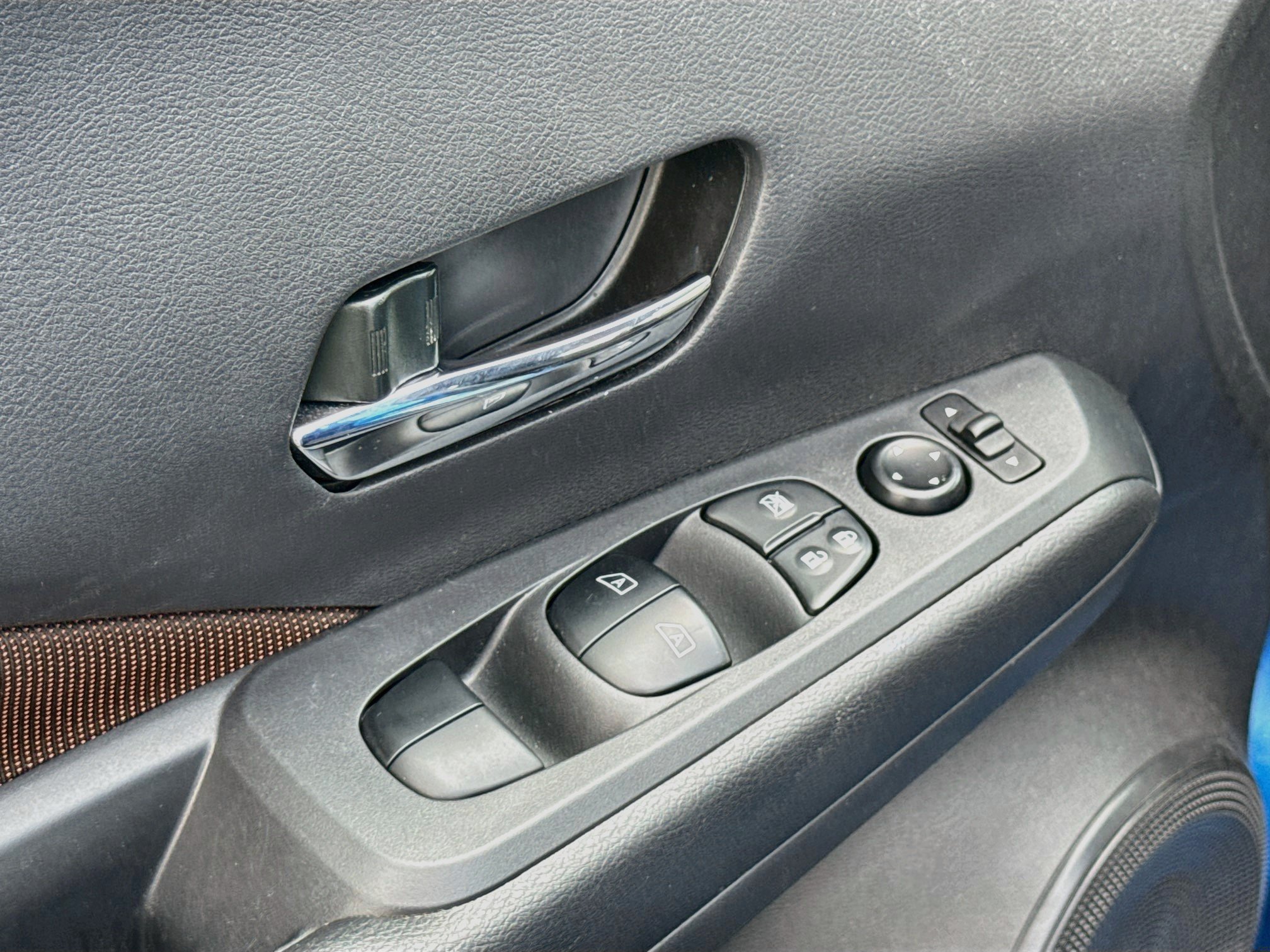 Used 2024 Nissan Kicks SR FWD image 10