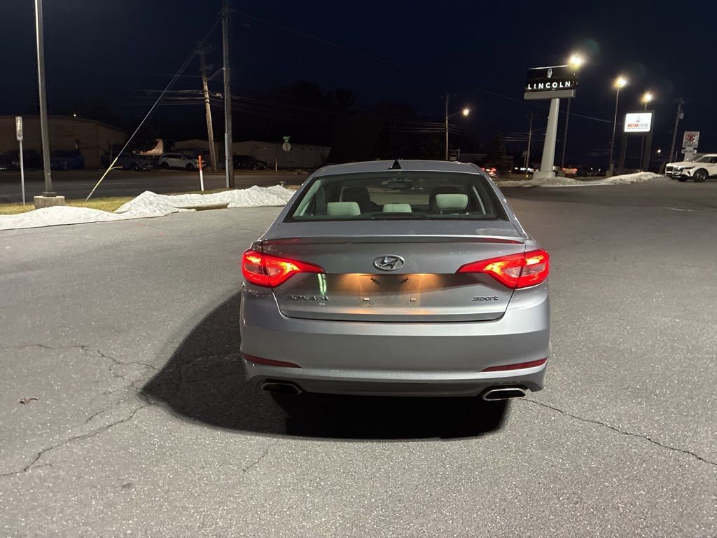 Used 2016 Hyundai Sonata Sport w/ Option Group 1V image 4
