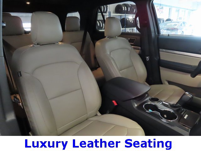 Used 2019 Ford Explorer XLT w/ Equipment Group 202A image 6