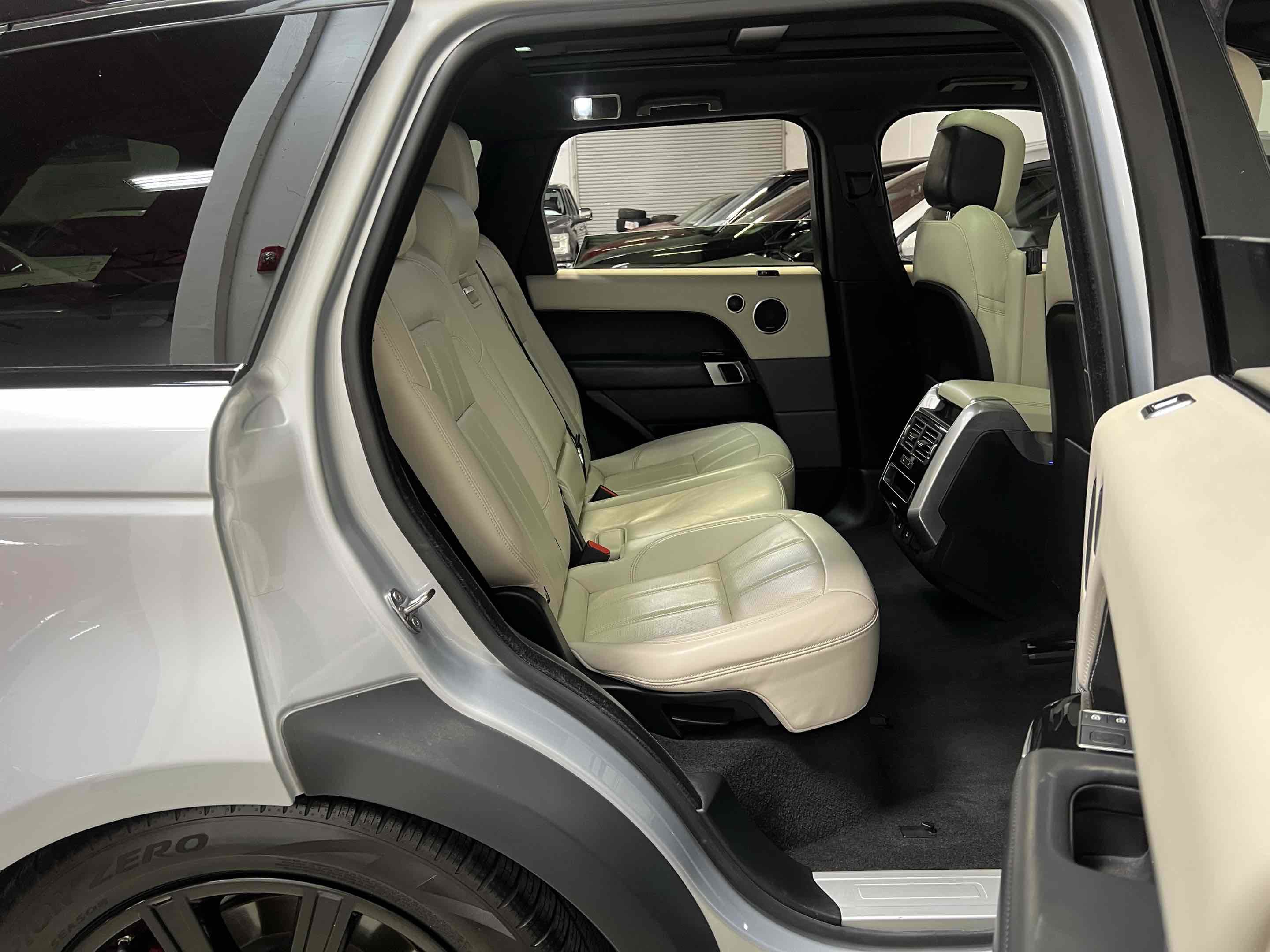 Used 2021 Land Rover Range Rover Sport HSE Dynamic image 39