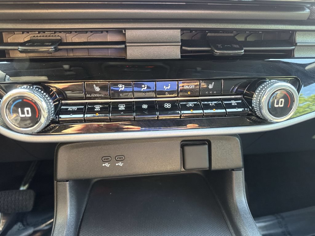 Used 2024 Honda Prologue EX image 16