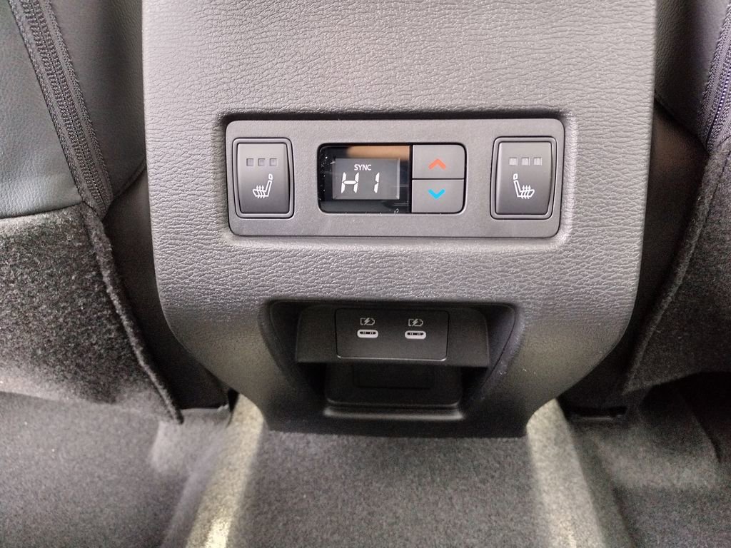 New 2026 Mitsubishi Outlander SEL image 15