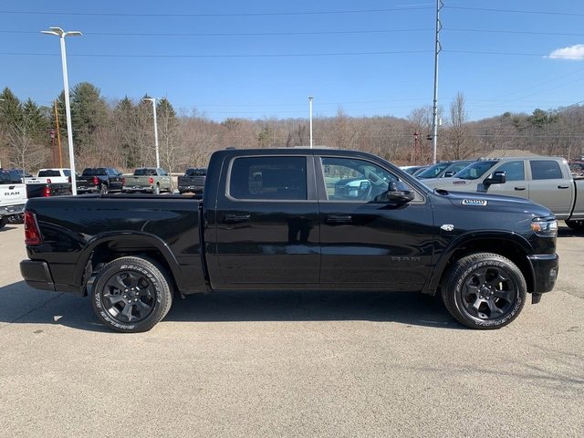 New 2026 RAM 1500 4x4 Crew Cab image 8