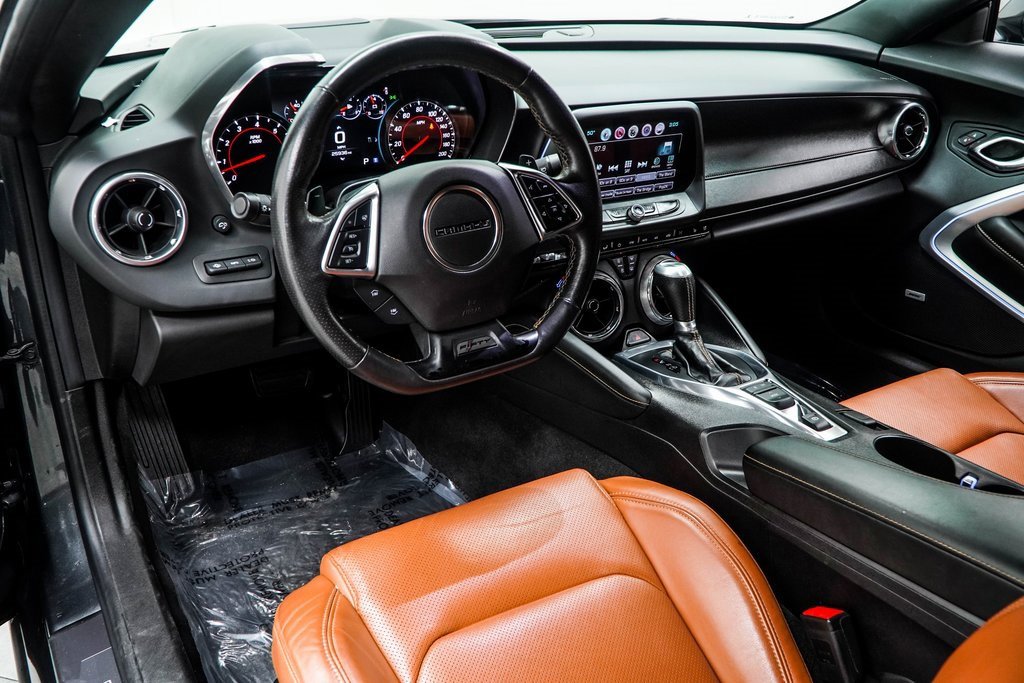 Used 2017 Chevrolet Camaro SS image 16