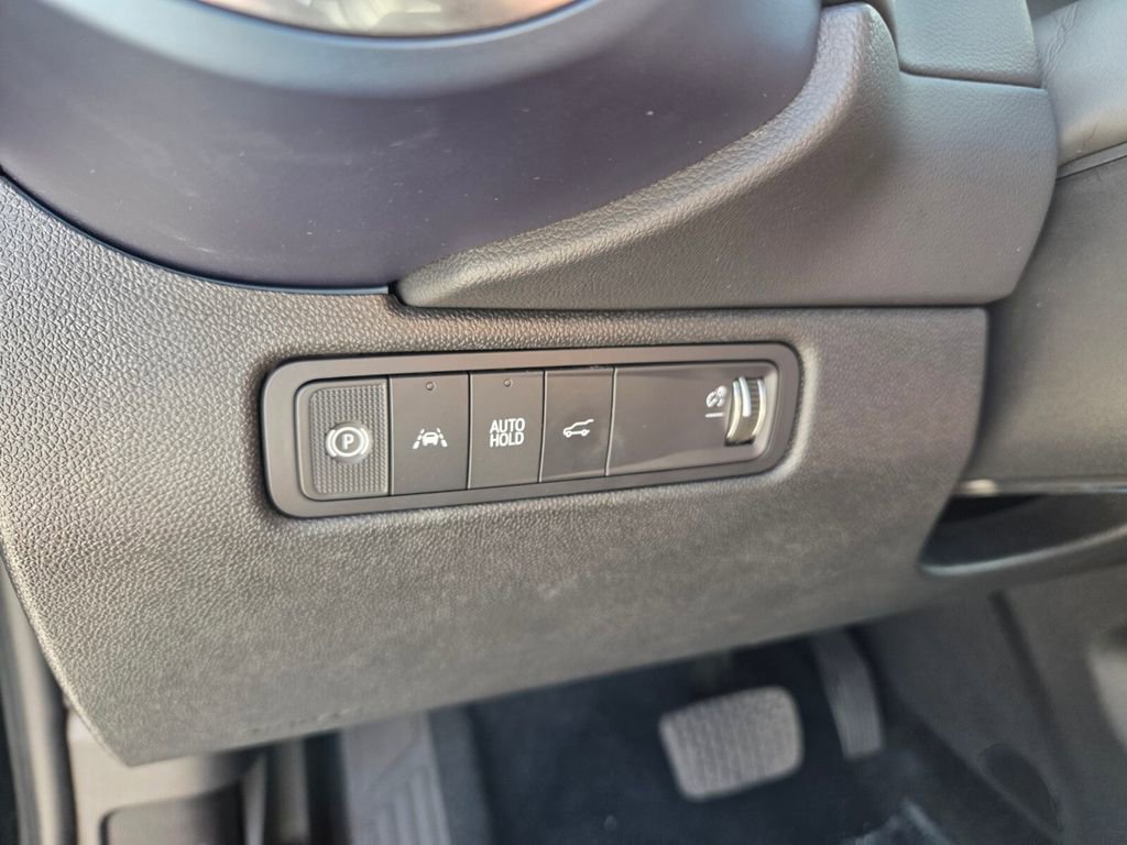 Certified 2025 Chevrolet Equinox EV LT w/ Convenience Package image 22