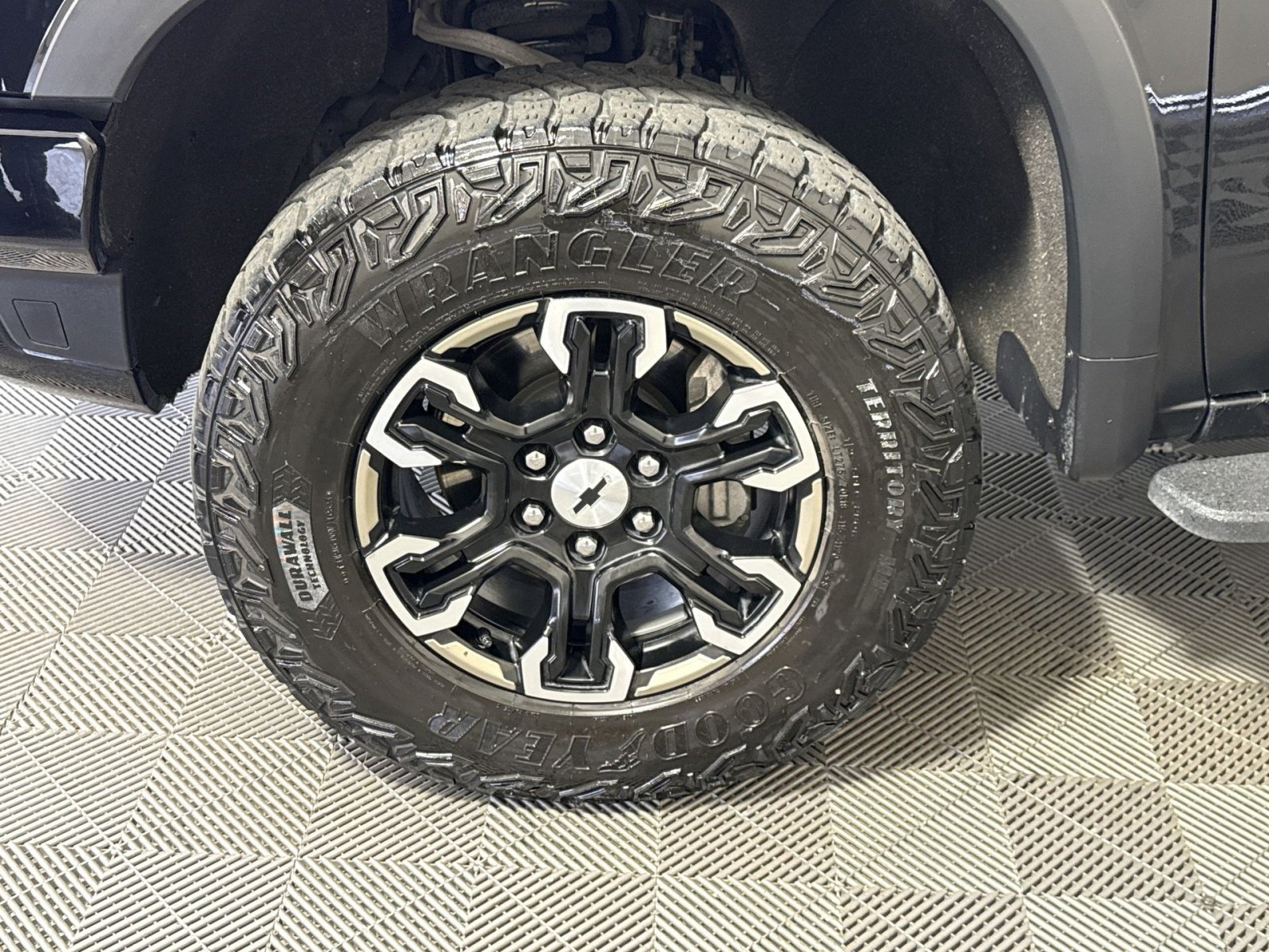 Used 2023 Chevrolet Silverado 1500 ZR2 w/ Technology Package AWD/4WD image 12