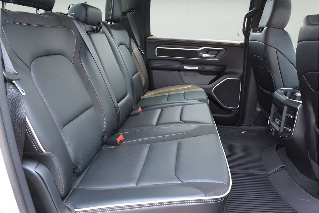 Used 2023 RAM 1500 Laramie AWD/4WD image 18