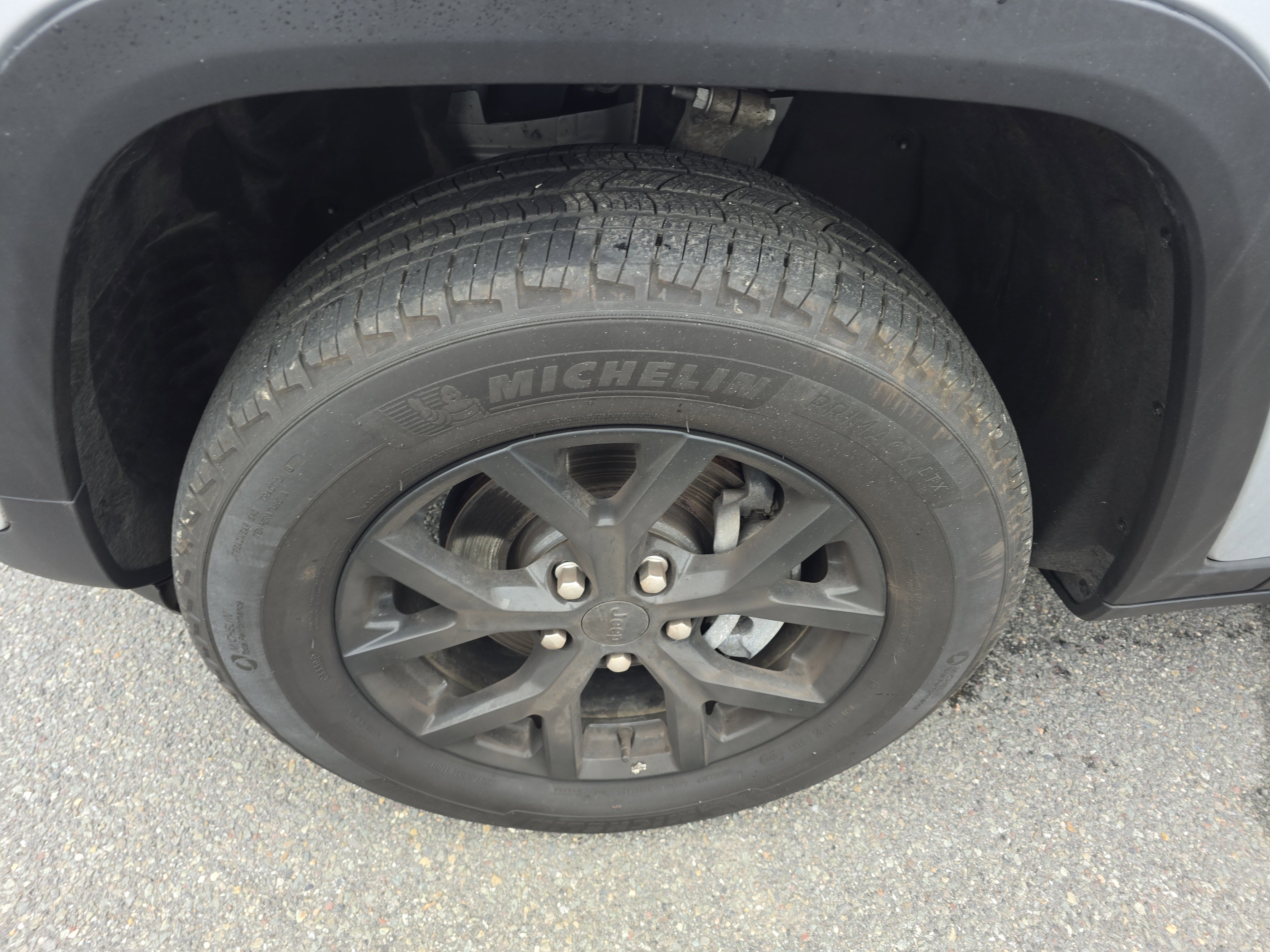 Used 2024 Jeep Grand Cherokee Altitude AWD/4WD image 11