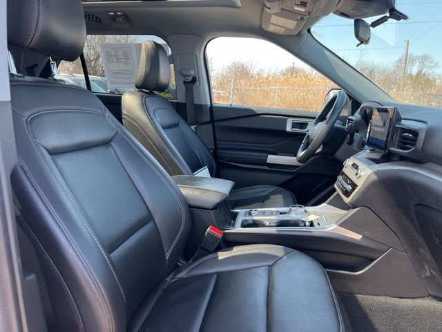Used 2023 Ford Explorer XLT w/ Equipment Group 202A image 11