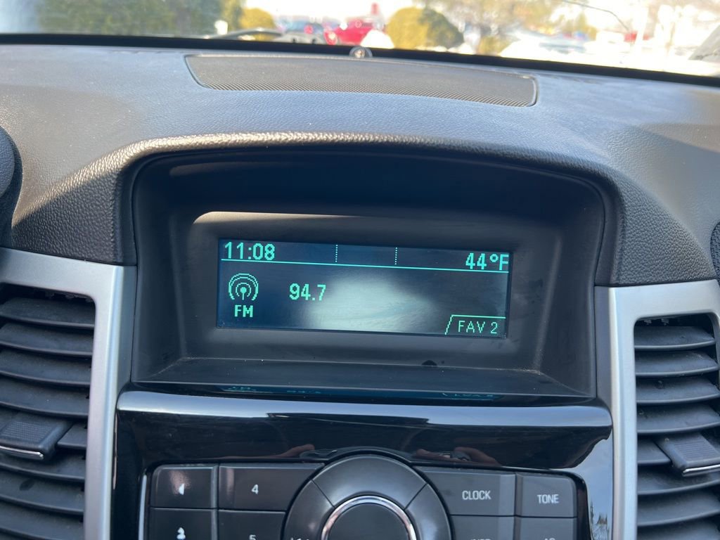 Used 2016 Chevrolet Cruze LT image 18