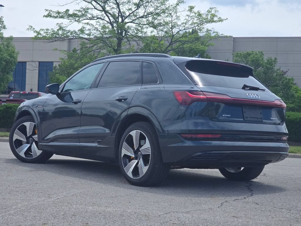 Used 2023 Audi e-tron Premium Plus w/ Premium Plus Package AWD/4WD image 15