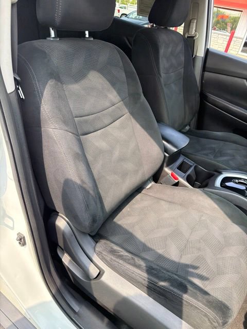 Used 2016 Nissan Rogue S w/ S Family Package FWD image 20