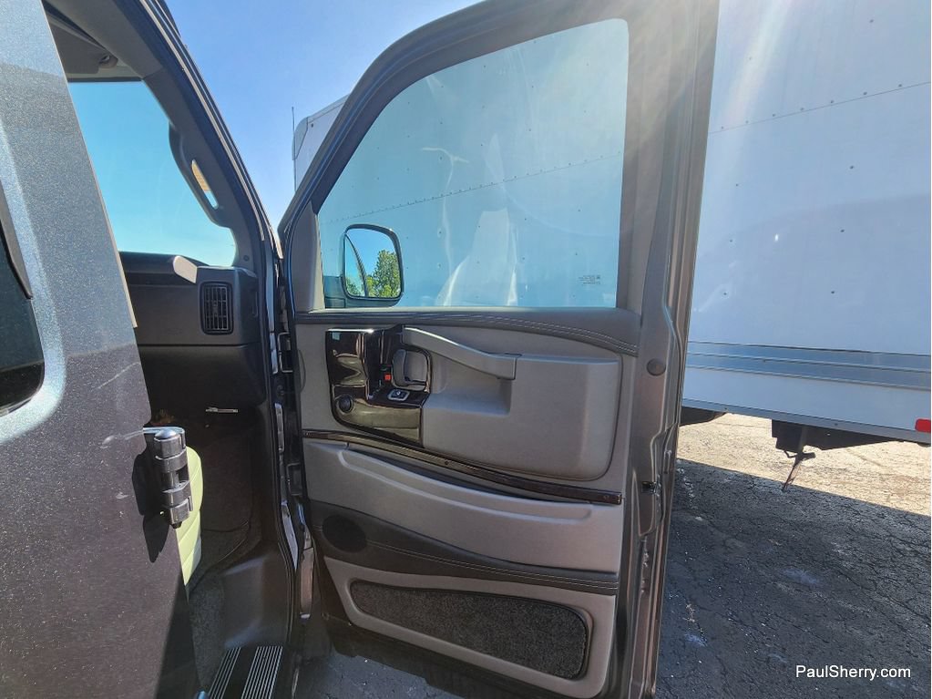 Used 2019 Chevrolet Express 2500 RWD image 45