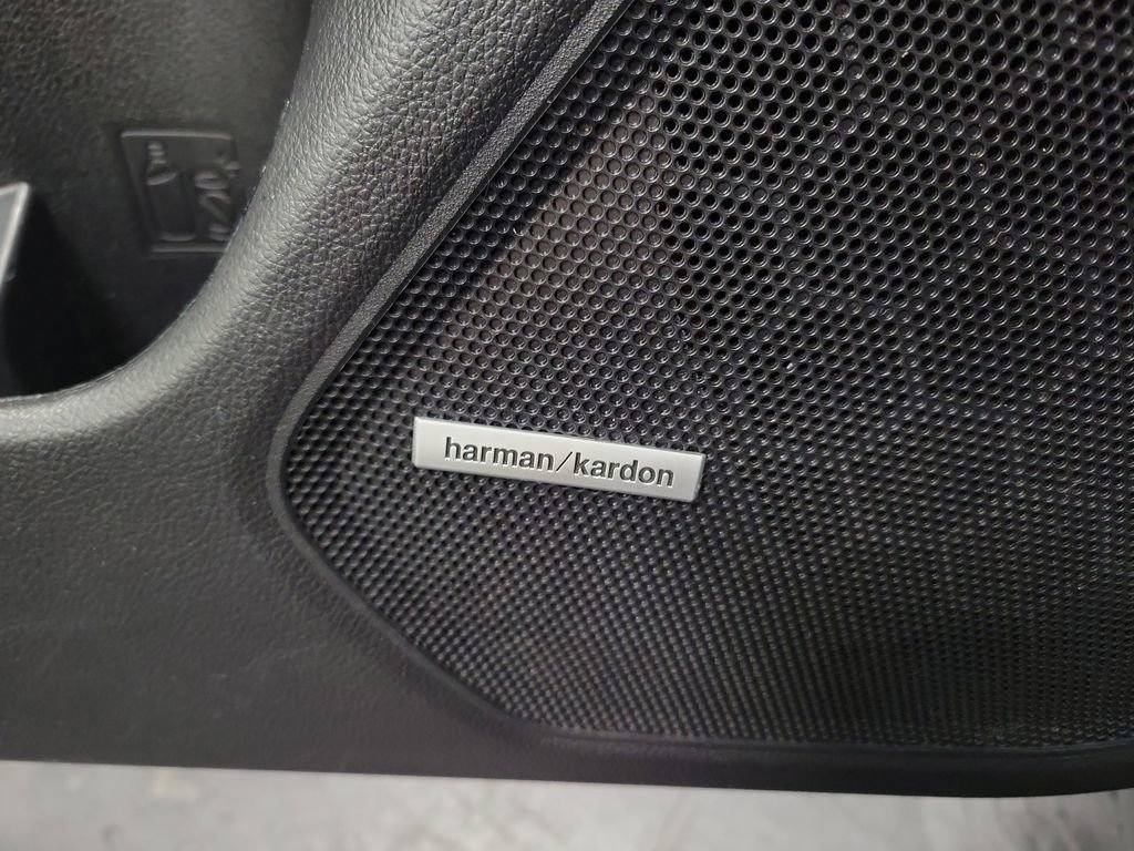 Used 2018 Subaru Outback 3.6R Touring image 21