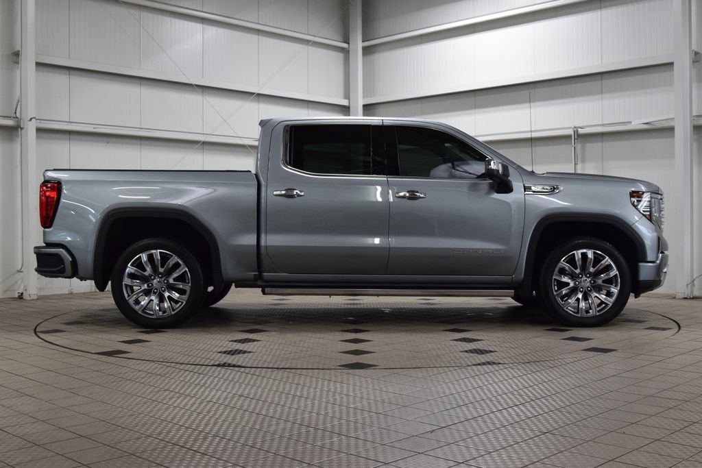 Used 2025 GMC Sierra 1500 Denali w/ Denali Reserve Package AWD/4WD image 9