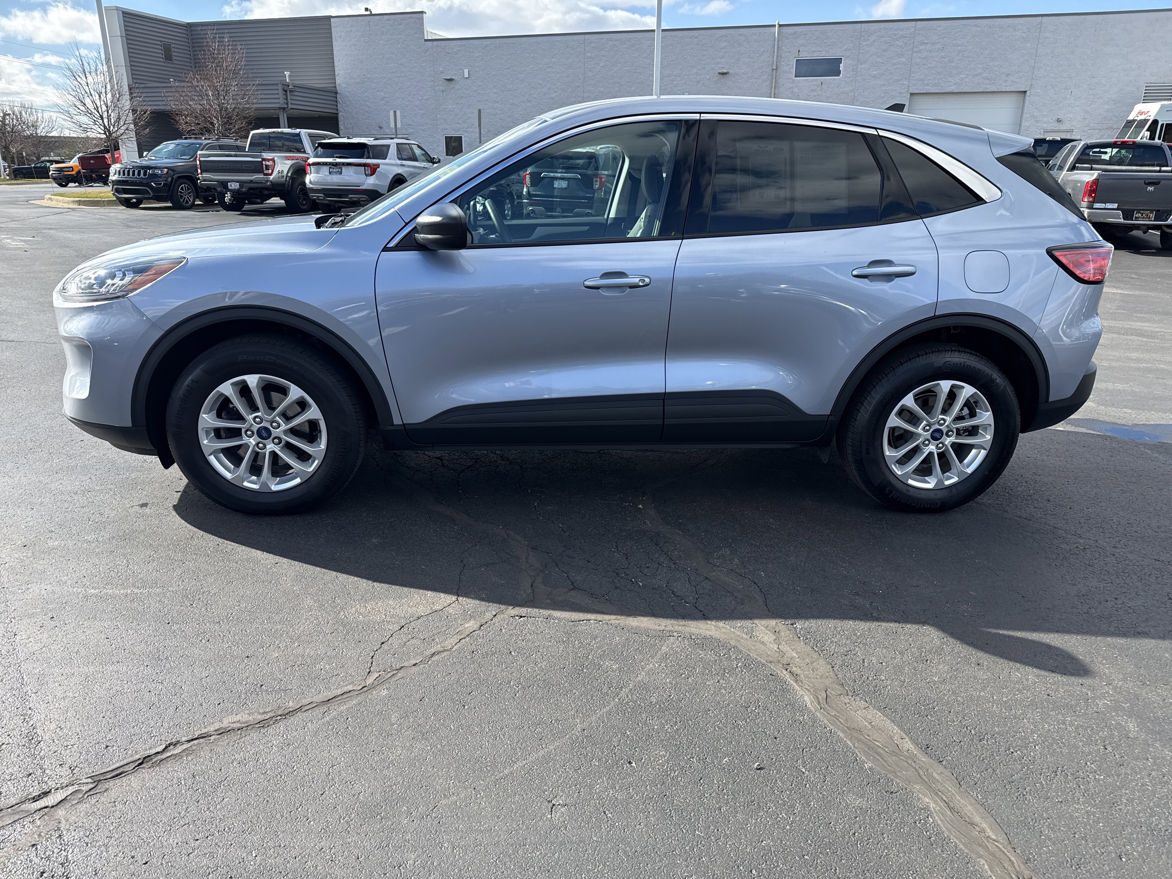 Certified 2022 Ford Escape SE w/ Convenience Package image 3