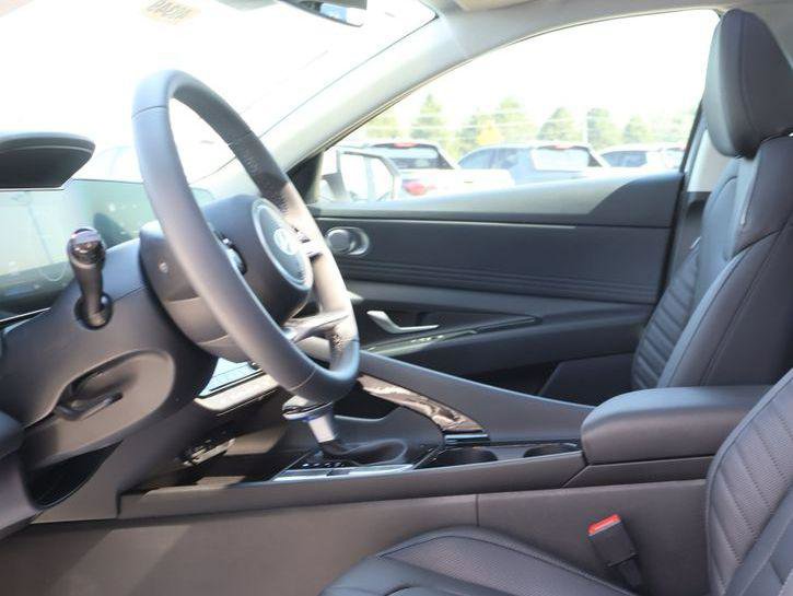 New 2026 Hyundai Elantra Limited image 24