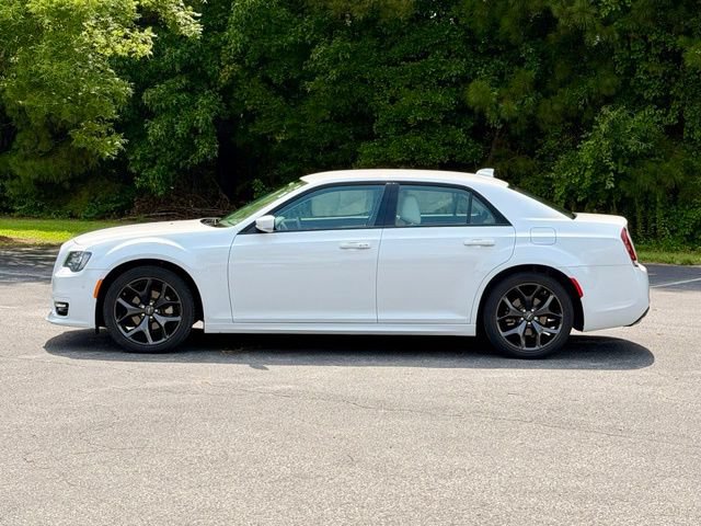 Used 2023 Chrysler 300 Touring L RWD image 3