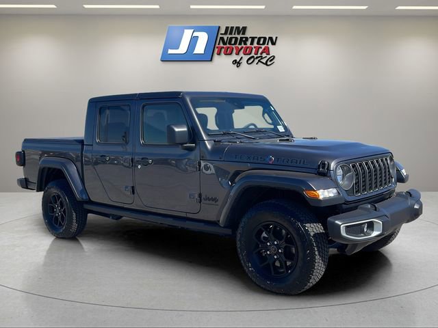 Used 2025 Jeep Gladiator Sport AWD/4WD image 3
